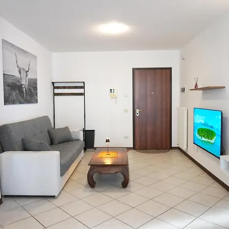 Confortevole, Vicino A Cro E Base